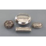 Bundle of four silver boxes Silver 13 lot and sterlingsilver, a) small box, inside gilded, Georg