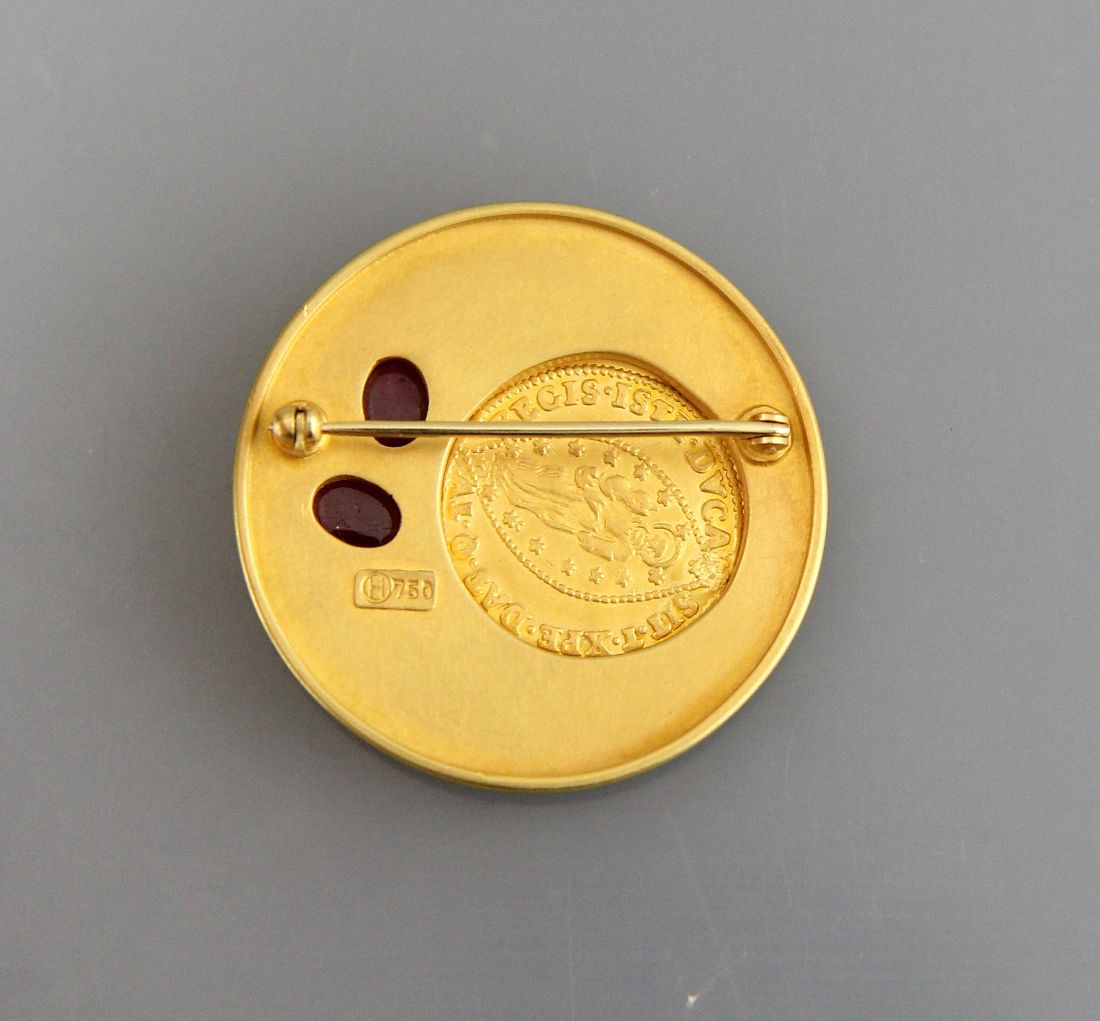 Schwere Brosche "Otto Hahn" Gelbgold 18kt., runde Scheibe mit eingefasster Münze, zwei - Image 2 of 2