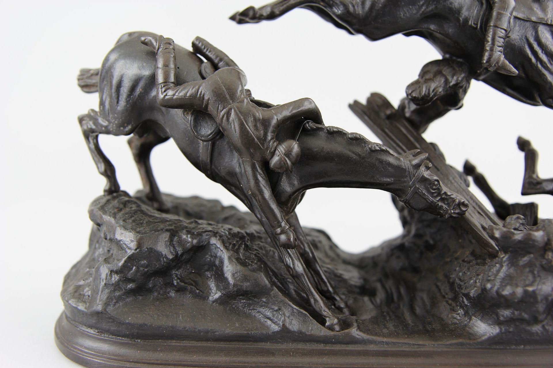 English sculptor of the 19th century Figure "Steeplechase fiasco", patinated iron cast, original - Image 3 of 7