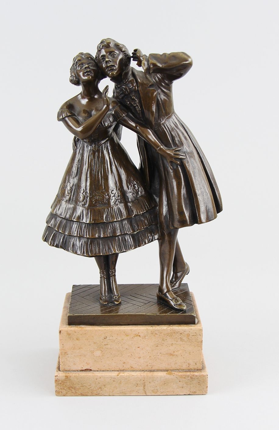 Hardl, Max II. (Deuscher Bildhauer, 1879 - ?) Bronze "Lauschendes Paar" gegossen und patiniert,