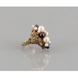 Ring 14ct. yellow gold with 14 pearls of various size and colour, size 57, weight 9.1 gr., good
