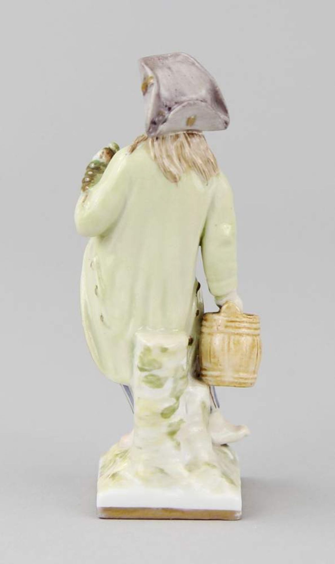 Early Berlin figure "Dill pickle seller" Painted and gilded porcelain, blue underglaze mark, model - Image 3 of 4