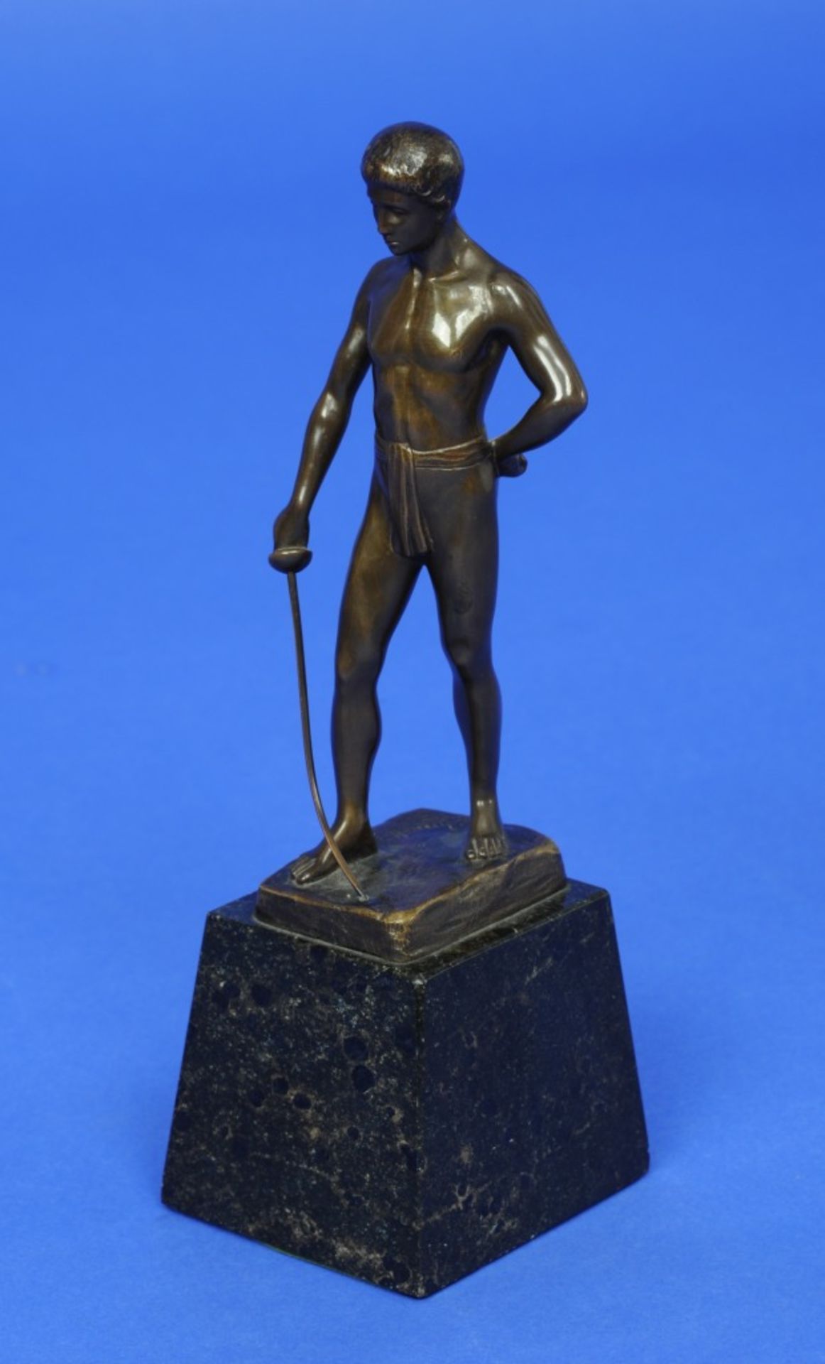 Jul. Paul Schmidt-Felling          (1835-1920), "Degenfechter", Bronze, um 1900, Höhe 26 cm, 475/