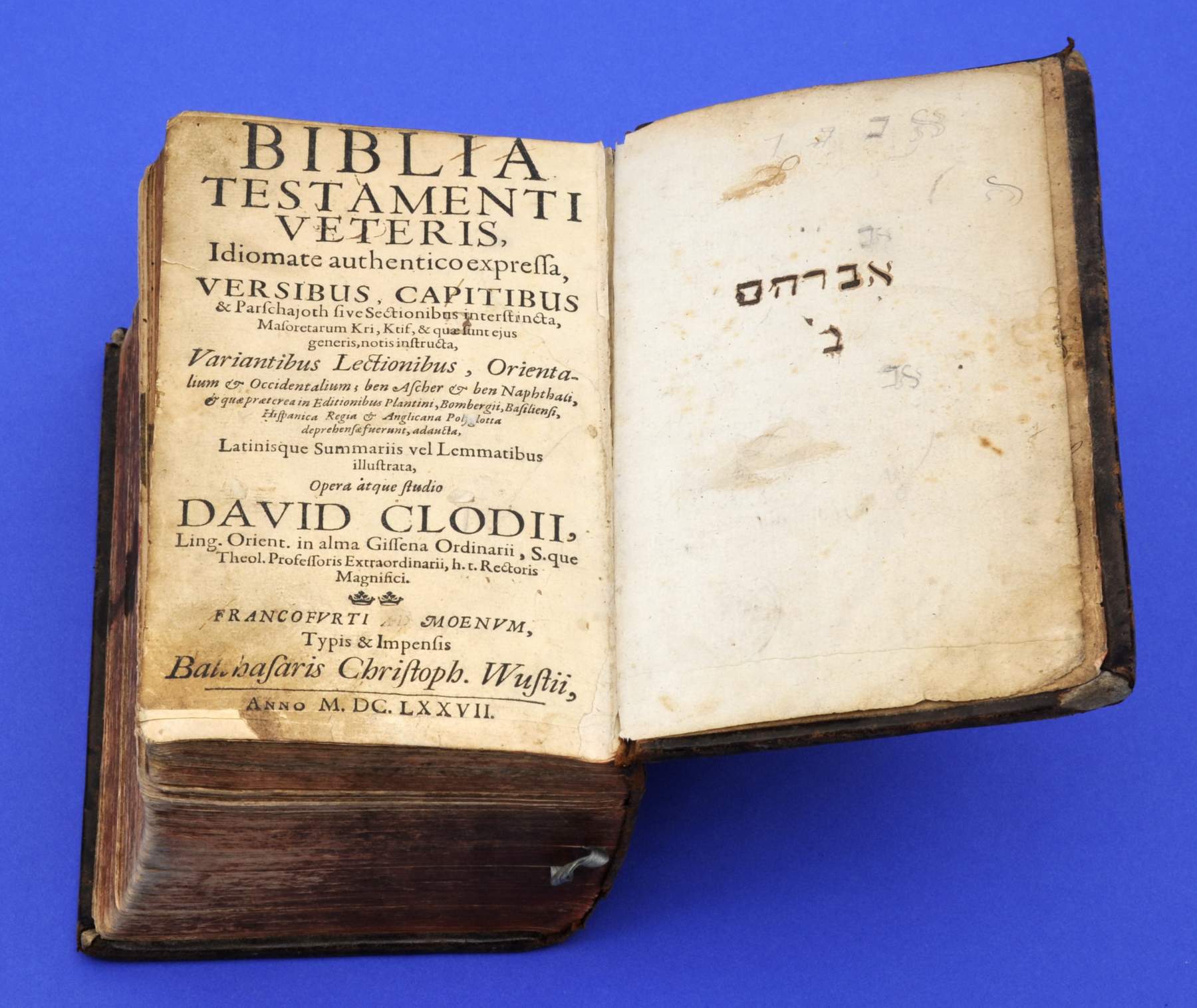 Bibel,Frankfurt am Main 1677, von Professor David Clodii, Ledereinband, darin 1 Holzschnitt, 480/