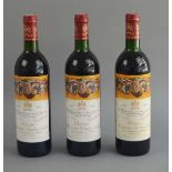 3 Flaschen Château Mouton Rothschild 1987Pauillac, Grand Cru Classé, je 75 cl, Füllstand: Von Top