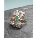 RING, 585er Gold (5,65 g), um 1900. Ringkopf durchbrochen und mit floralen Motiven gearbeitet,