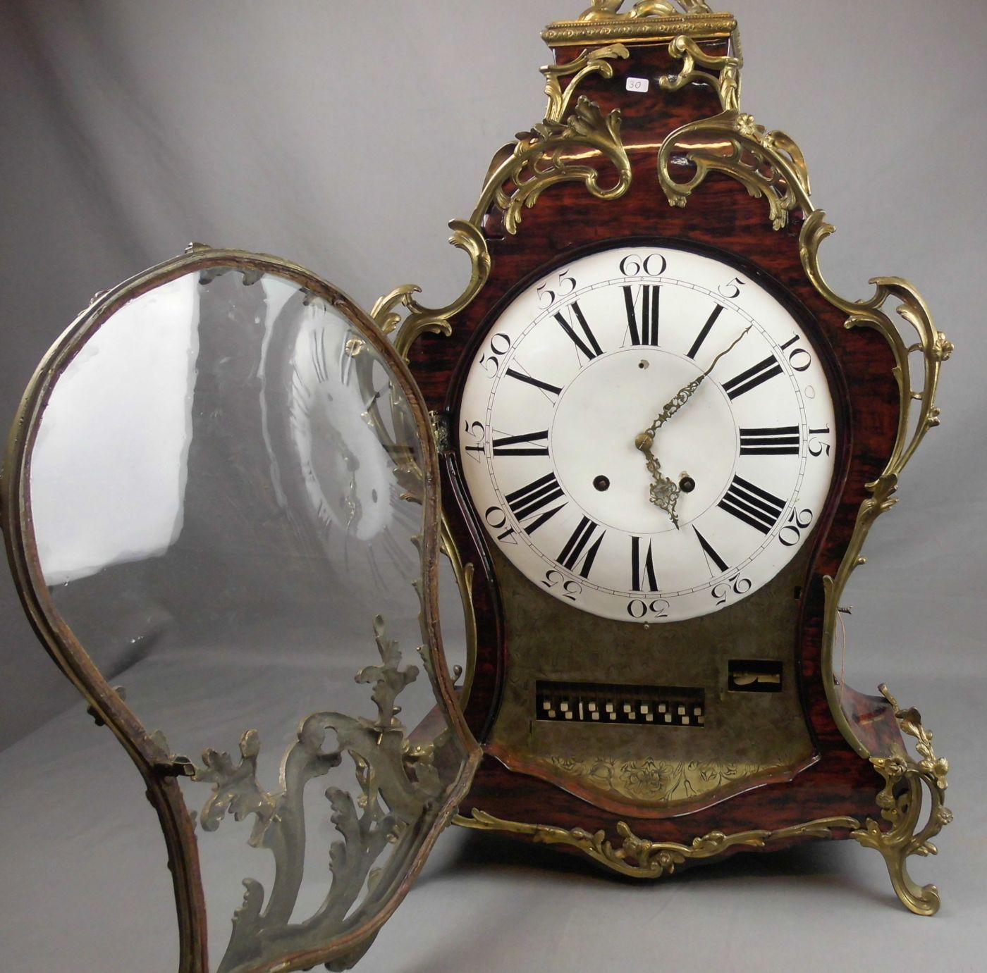 GROSSE, EXQUISITE BOULLE - UHR mit SPIELWERK, um 1800. Dreiteiliges Gehäuse mit Wandkonsole und - Image 2 of 12