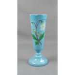 VASE, Biedermeier, blaues Opalglas, profilierter Rundstand mit angedeutetem Nodus, konische