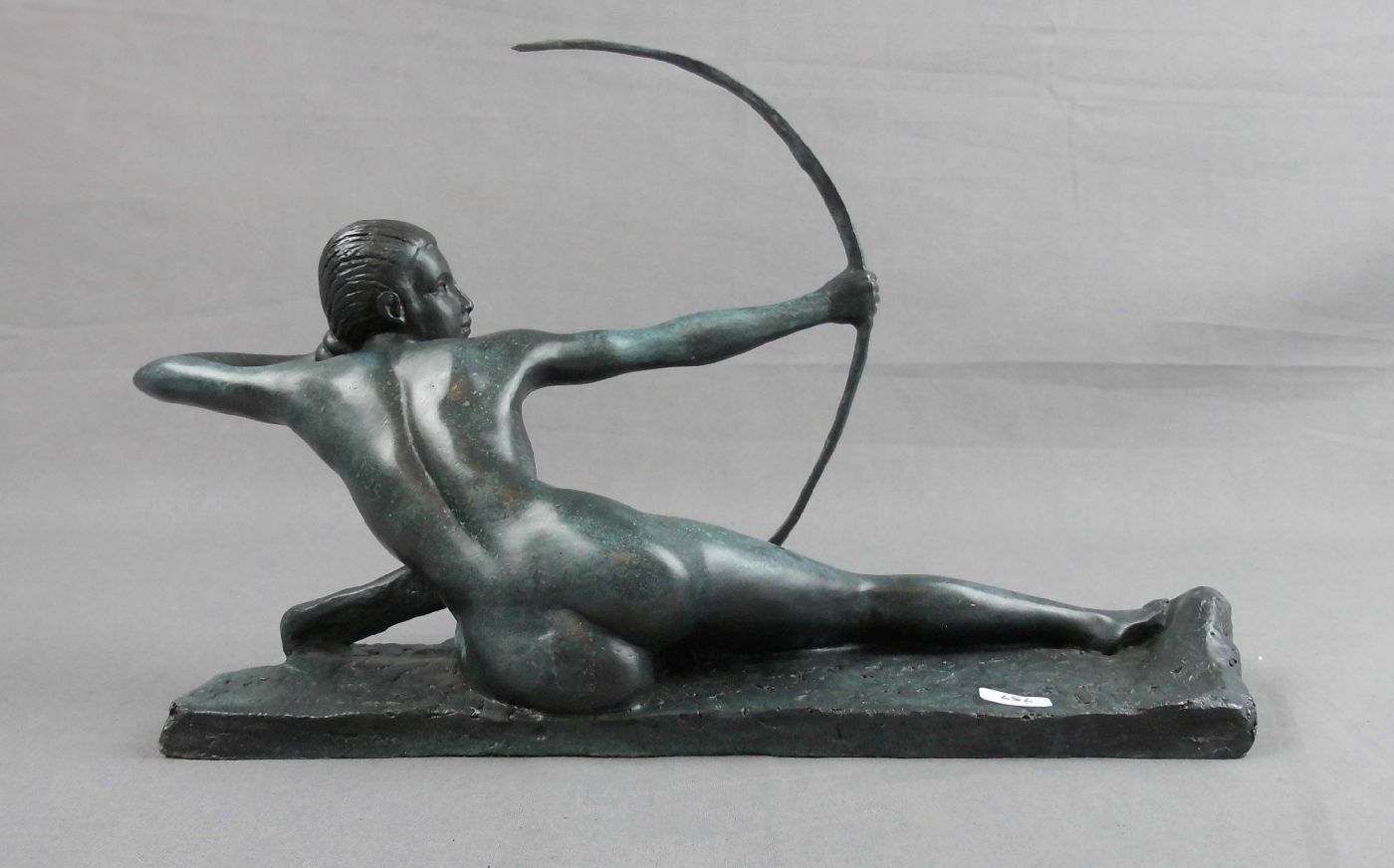 BOURAINE, MARCEL-ANDRÉ, Skulptur: "Pentesilia" /  Liegende Amazone mit Bogen, Bronze, grün - Image 3 of 6