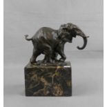 LOPEZ, MIGUEL FERNANDO (geb. 1955 in Lissabon), Skulptur: "Laufender Elefant", Bronze auf