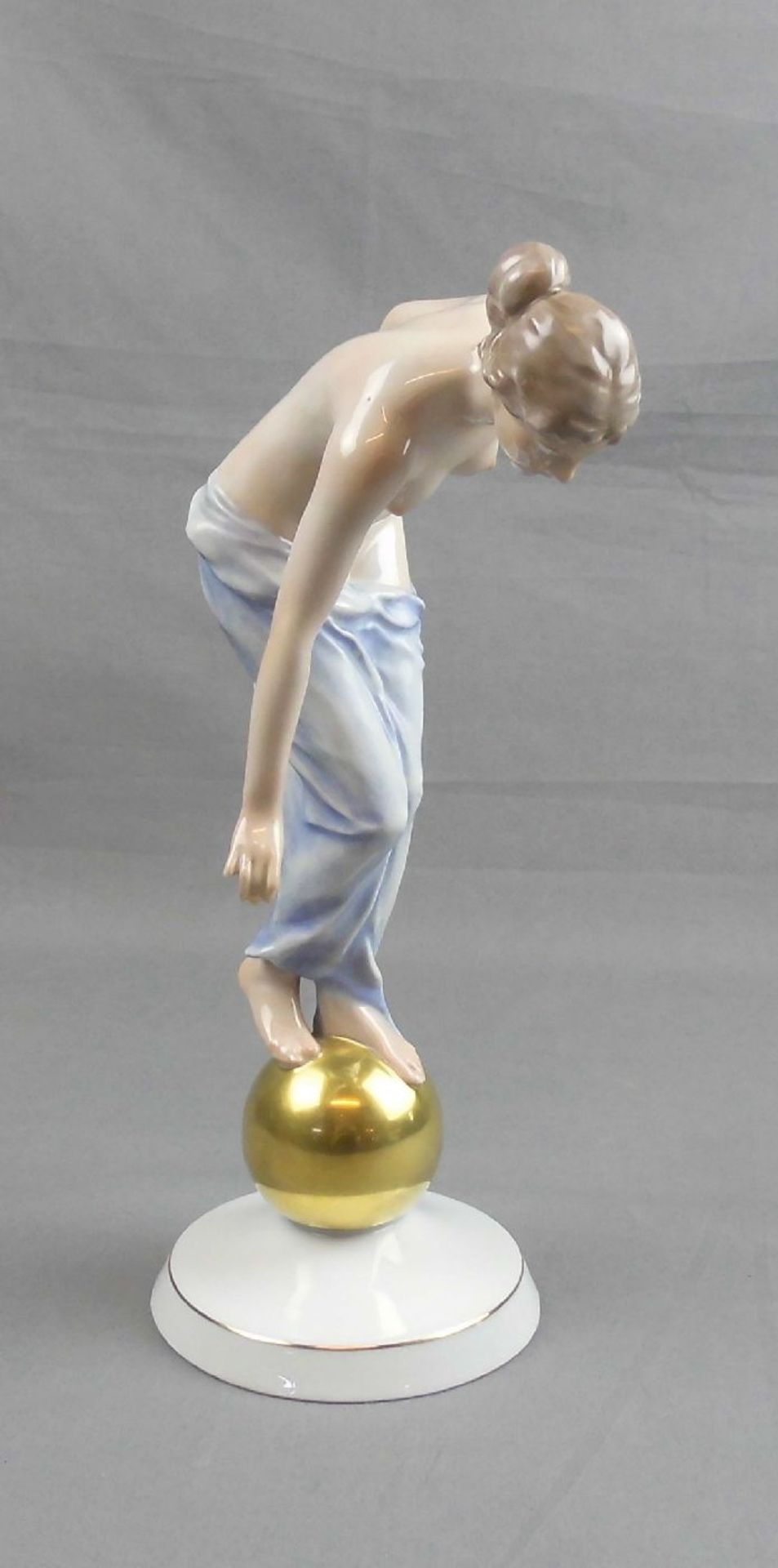 FIGUR: "Fortuna (Badende)", Porzellan, Manufaktur Rosenthal, Marke Zweigwerk Bahnhof Selb 1937; - Image 2 of 7