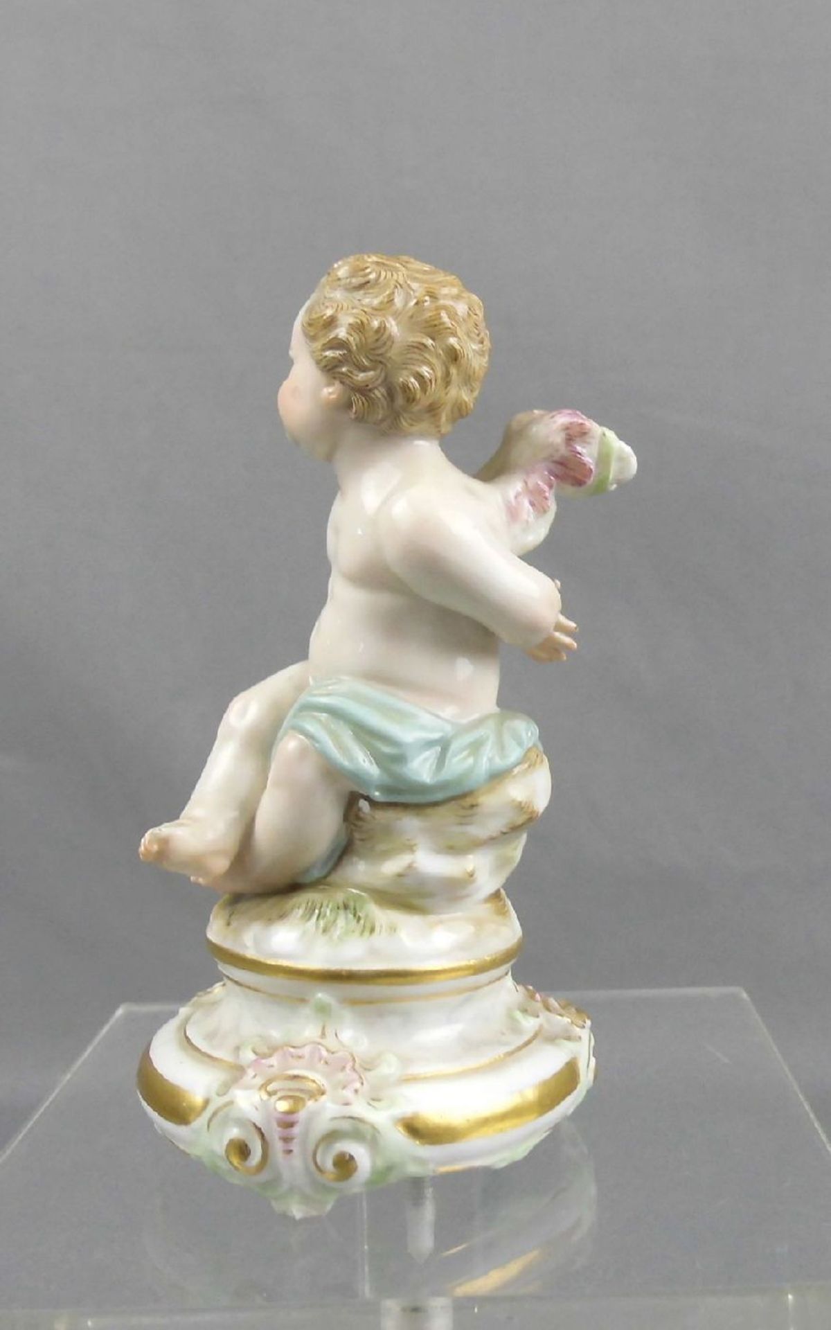 FIGUR: "GEFESSELTER AMOR", Porzellan, Manufaktur Meissen, unterglasurblaue Knaufschwertermarke, - Image 2 of 5