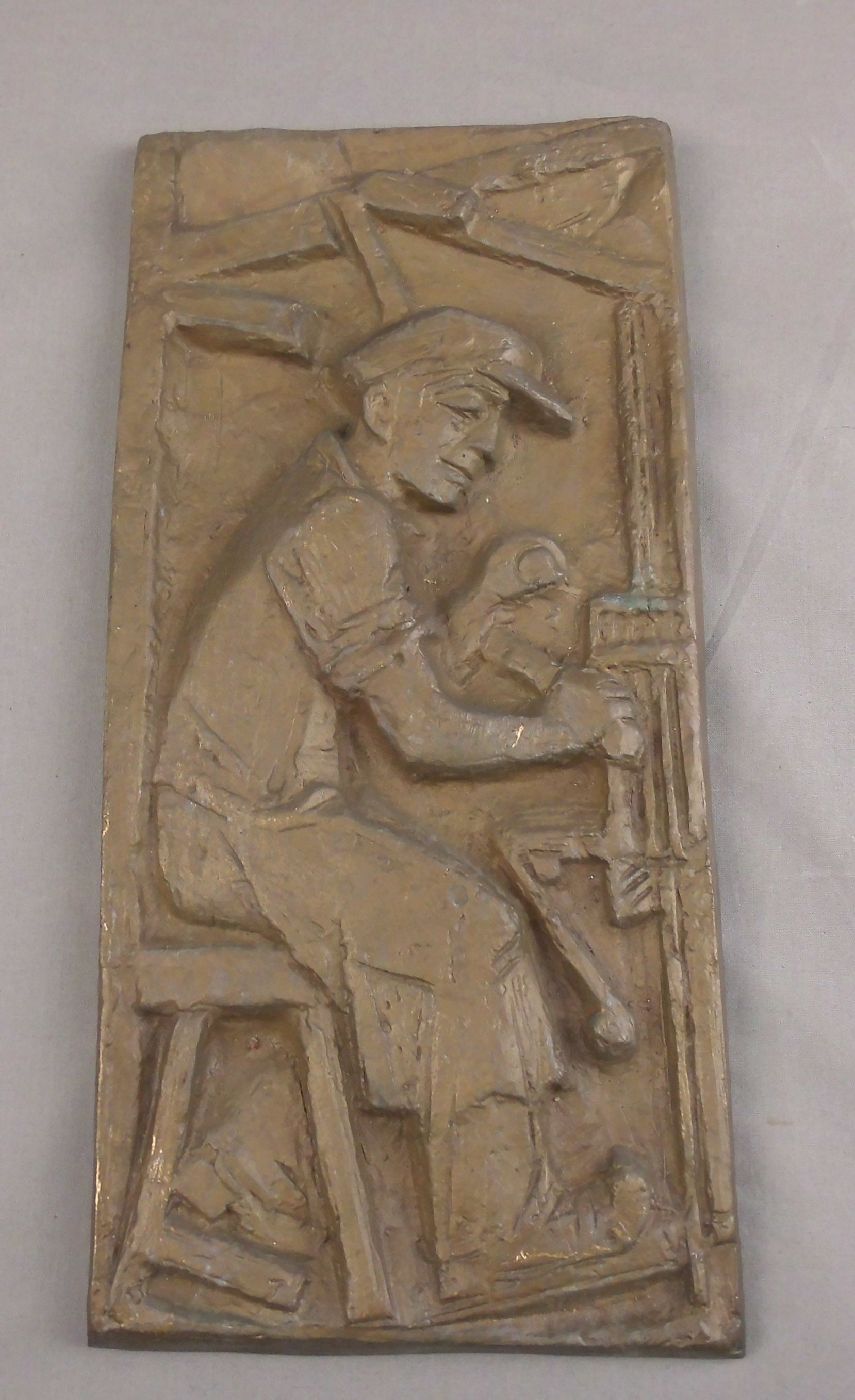 KRAUTWALD, JOSEPH (1914-2003), Relief: "Textilarbeiter / Mann am Webstuhl", gearbeitet als