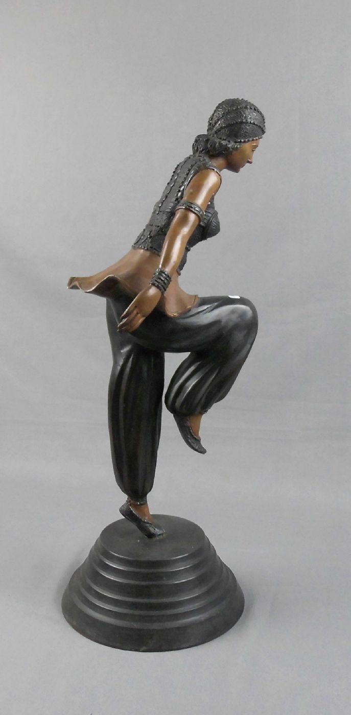 ANONYMUS (Bildhauer des 20. Jh.), Skulptur: "Odaliske / Orientalische Tänzerin", Art déco, hellbraun - Image 5 of 5