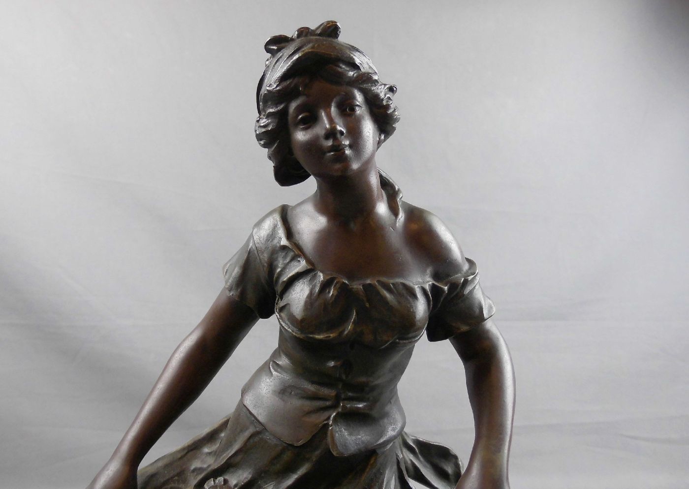 MOREAU, HIPPOLYTE FRANCOIS (Dijon 1832-1927 Neuilly-sur-Seine), Skulptur: "Gärtnerin", bronzierter - Image 3 of 7