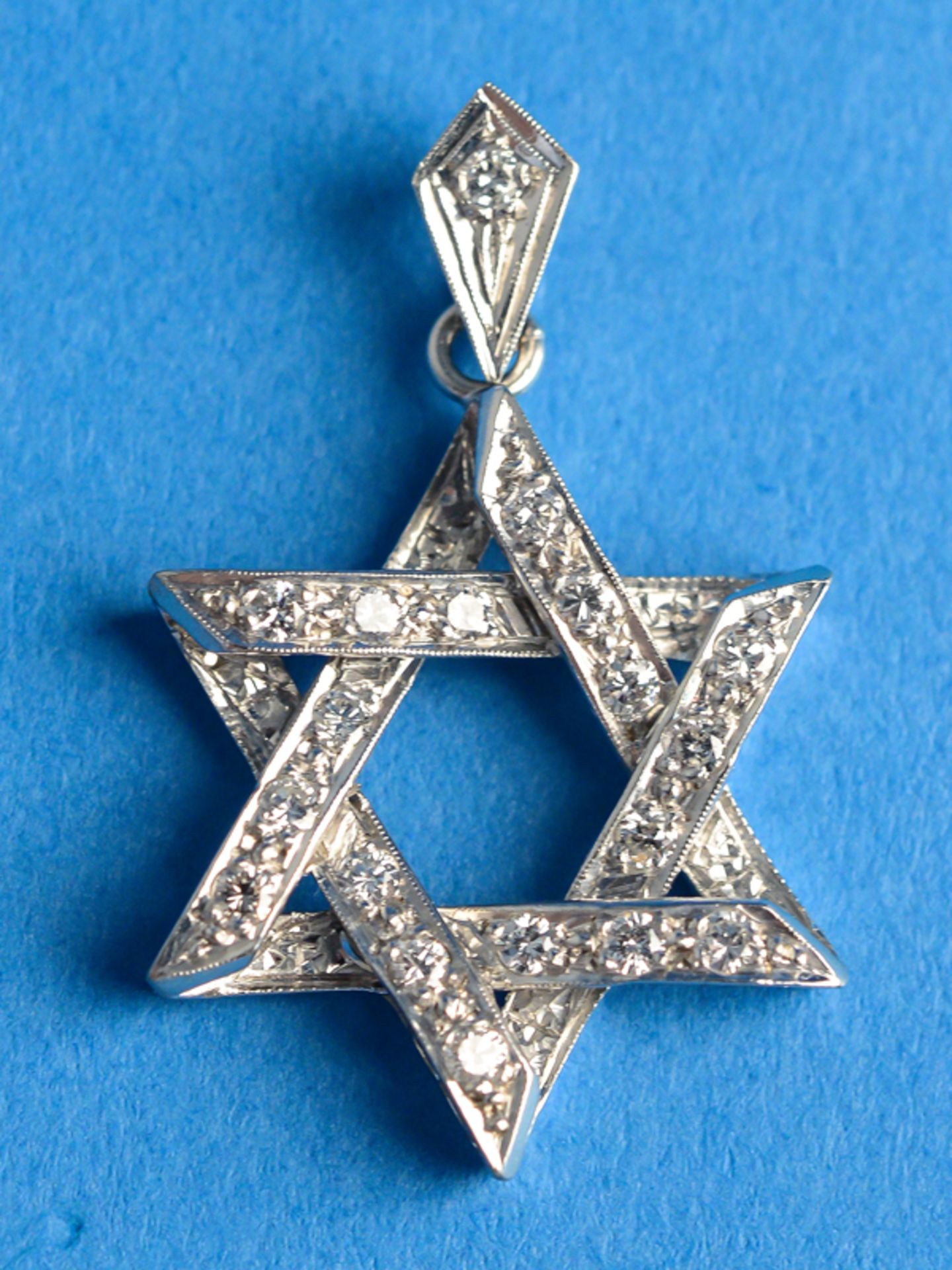 Anhänger mit Brillanten, zusammen ca. 0,3 ct, Judaica, 20. Jh.  750/-Weißgold. Gesamtgewicht ca. 4,8