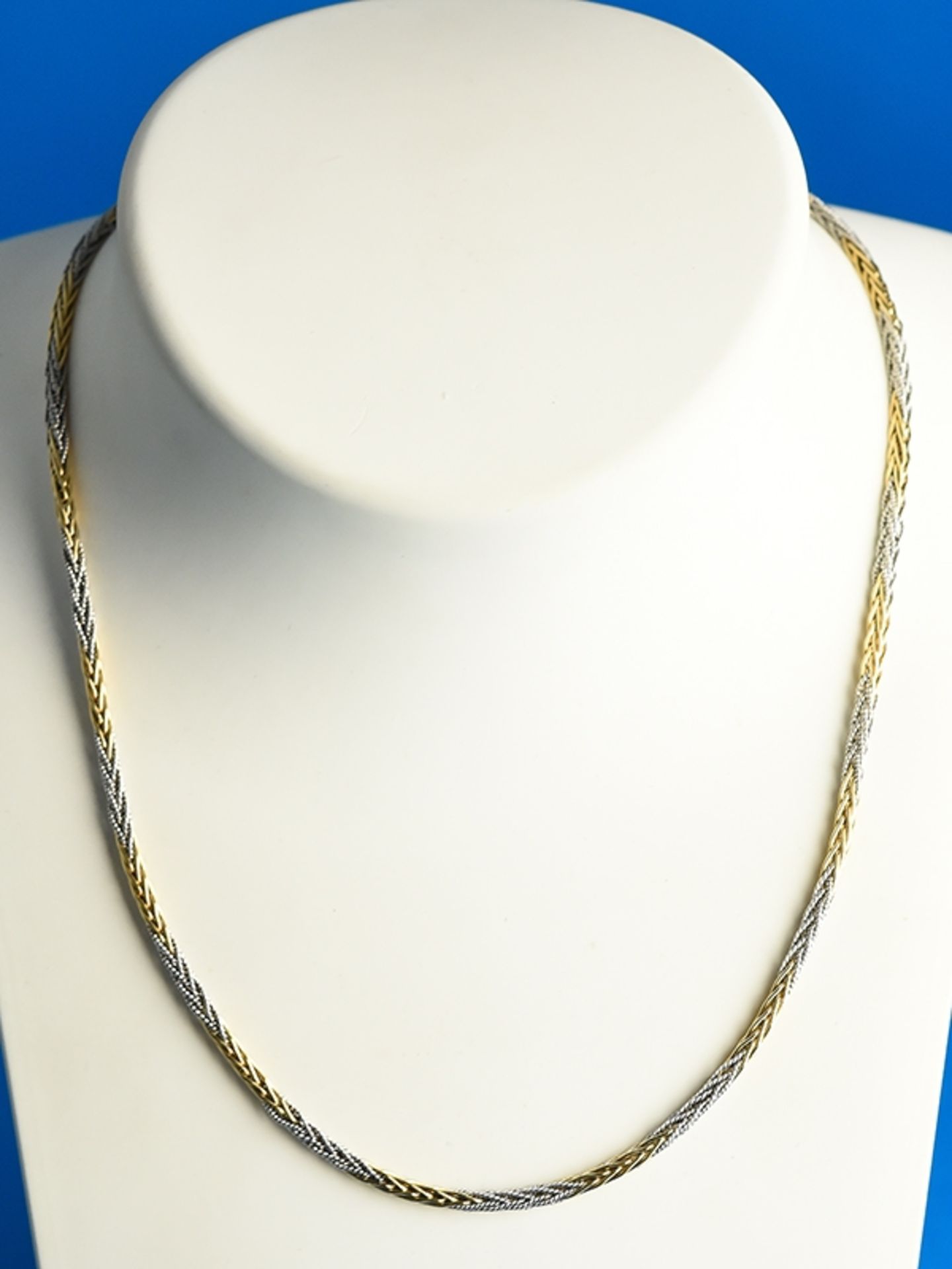 Collier, 20. Jh.    750/-Gelb- und Weißgold. Gesamtgewicht ca. 17,4 g. Stilisiertes