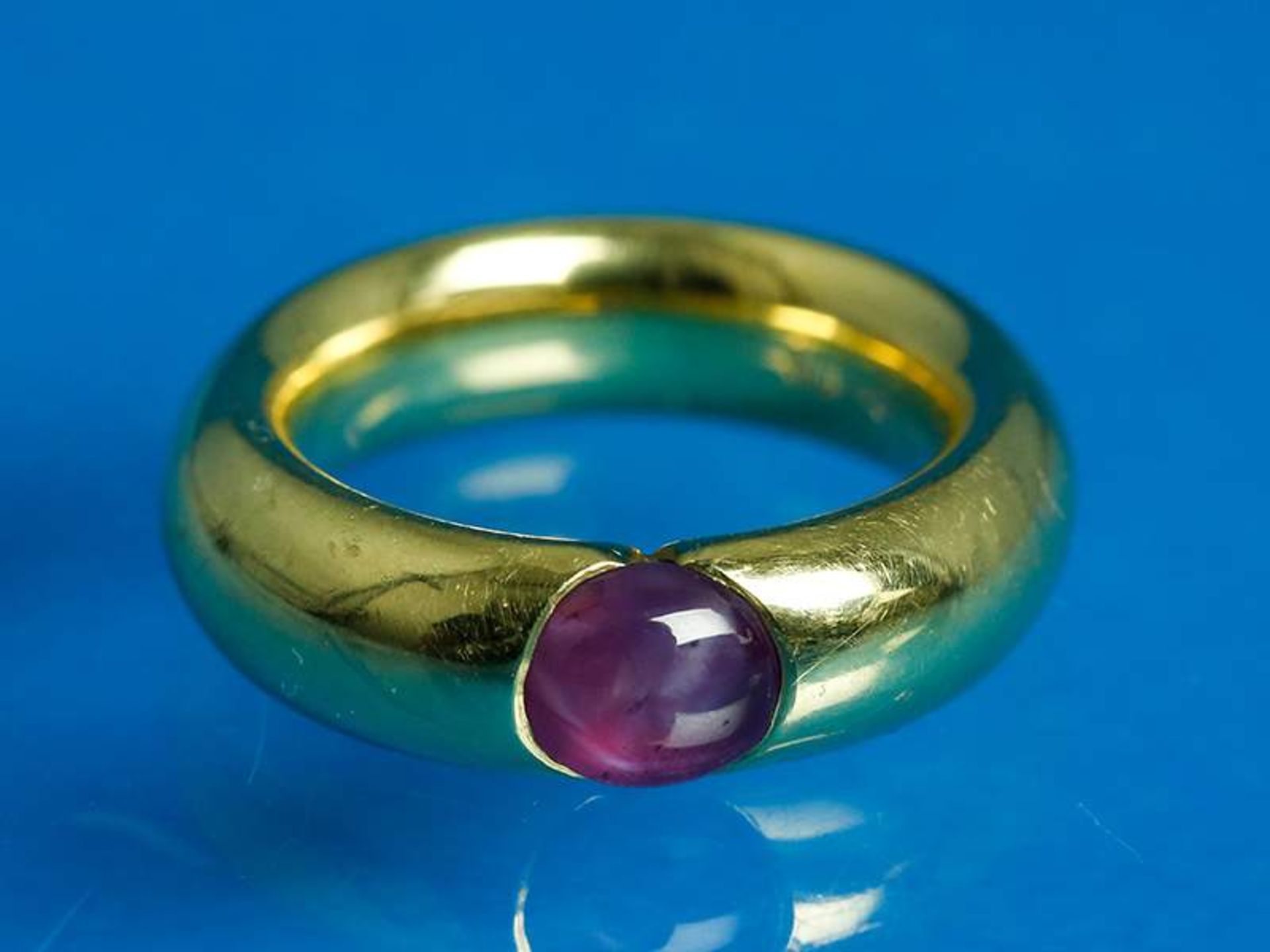 Massiver Bandring mit Sternrubincabochon von ca. 1,70 ct, Goldschmied Thomas Goldemann Hamburg /