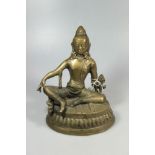 Avalokiteshvara Buddha, Bronze, auf Lotussockel sitzender Buddha. Tibet/China, 20. Jh. H.: 19 cm.