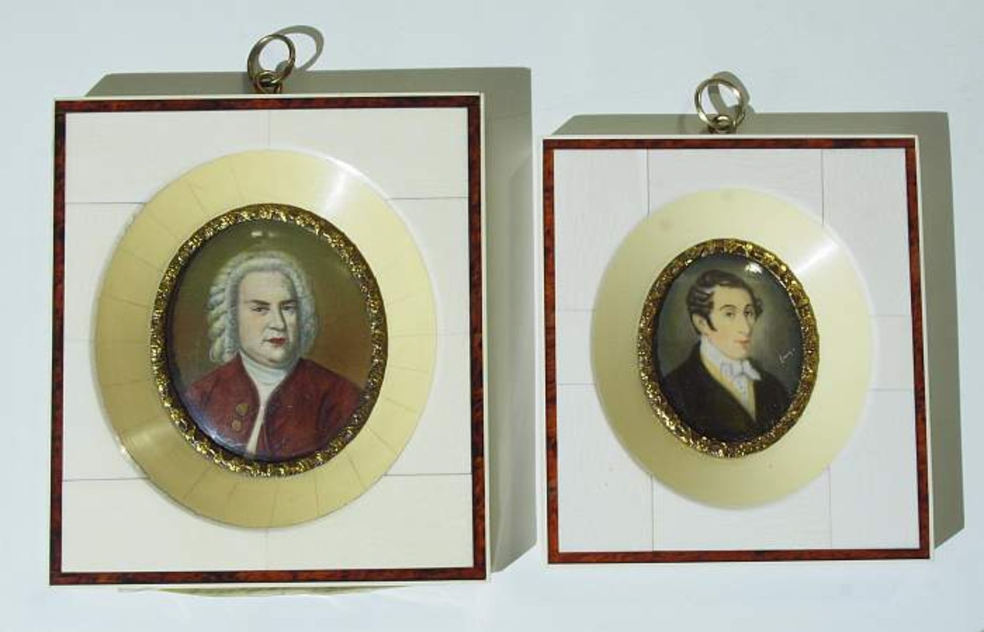 Zwei Elfenbeinminiaturen.
Zwei Elfenbeinminiaturen. 1) Johann Sebastian Bach. Nach einem Gemälde von