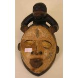 Afrika. Maske der Lumbo, Gabun. Höhe: 36cm.  Mindestpreis: 30 EUR