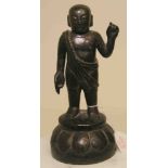 Stehender Buddha. 19. Jh. Bronze. Höhe: 20,5cm.  Mindestpreis: 200 EUR