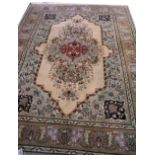 Orient-Teppich. Beige-, grün-grundig, hellbraun, floral ornamentiert, 160 x 250cm.  Mindestpreis: