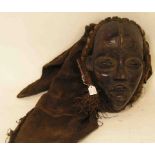 Maske, Dan, Nigeria, Höhe: ca. 27cm.  Mindestpreis: 430 EUR