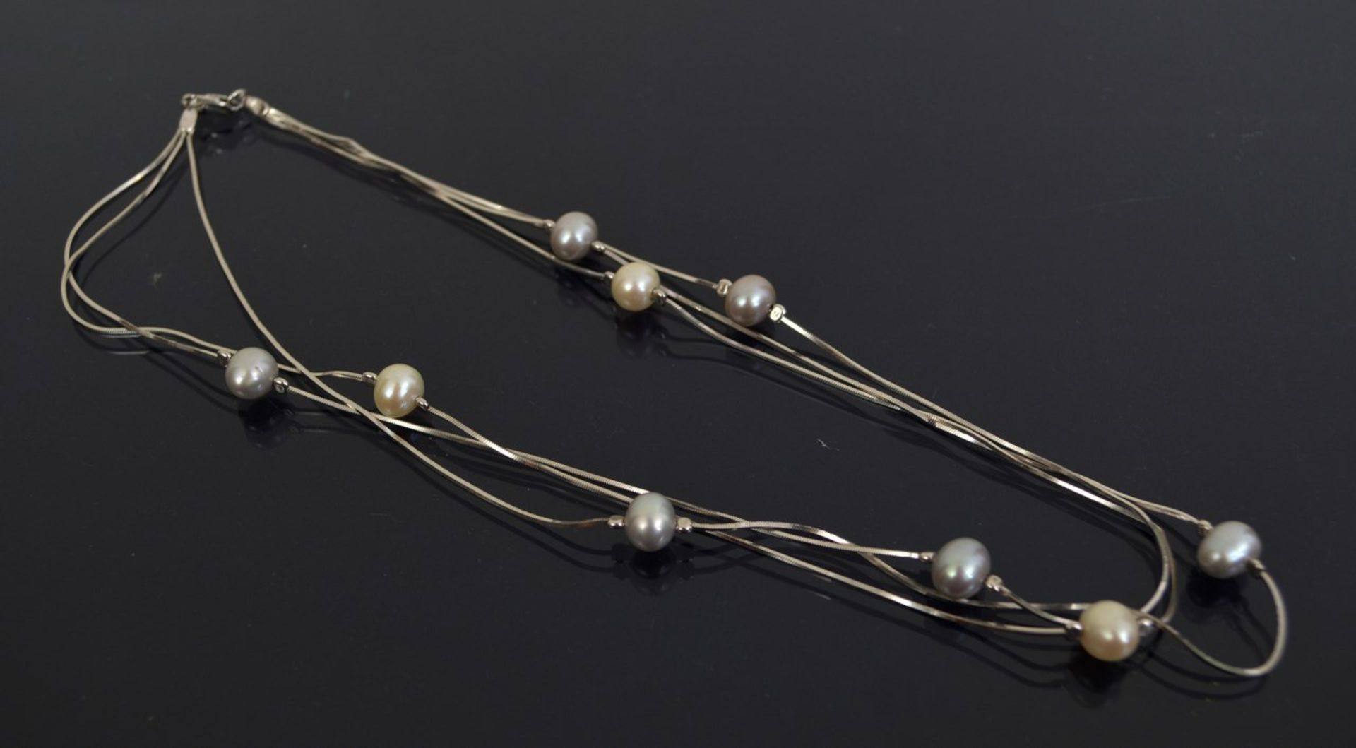 Halskette800er Silber, dreireihig, mit PerlenMindestpreis: 5 EUR