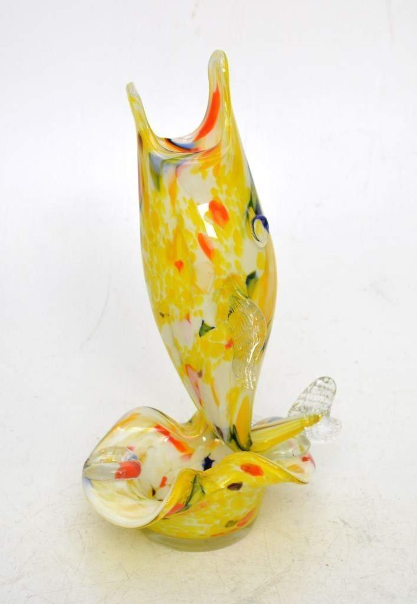 Ascherfarbl. Glas, mit bunter Farbeinschmelzung, mit Fisch verziert, H 28 cm, FM Murano, 50er/60er