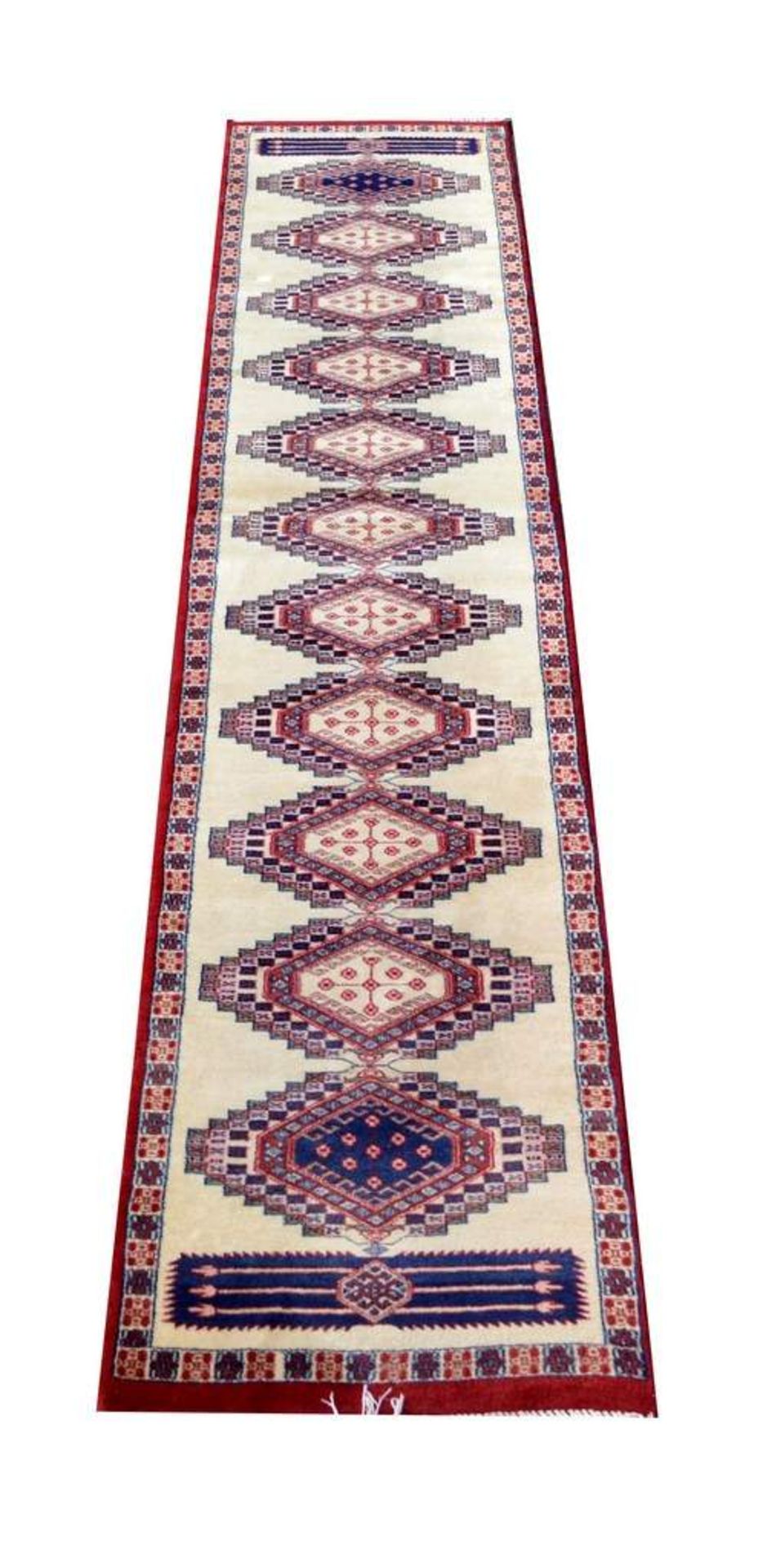 Hamadan-GaleriePersien, 60 X 297 cm, 1,78 qmMindestpreis: 5 EUR