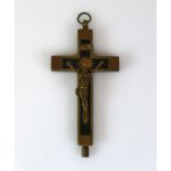 Reserve: 30 EUR        Reliquienkreuz (Ende 19.Jh.) Messing; aufklappbar; durch Schraubverschluss am