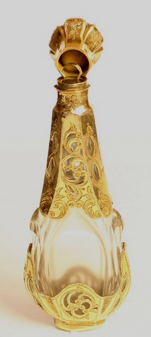 Gold mounted crystal scent bottle the base and top gold mounted and pierced with scrolling. - Image 2 of 2