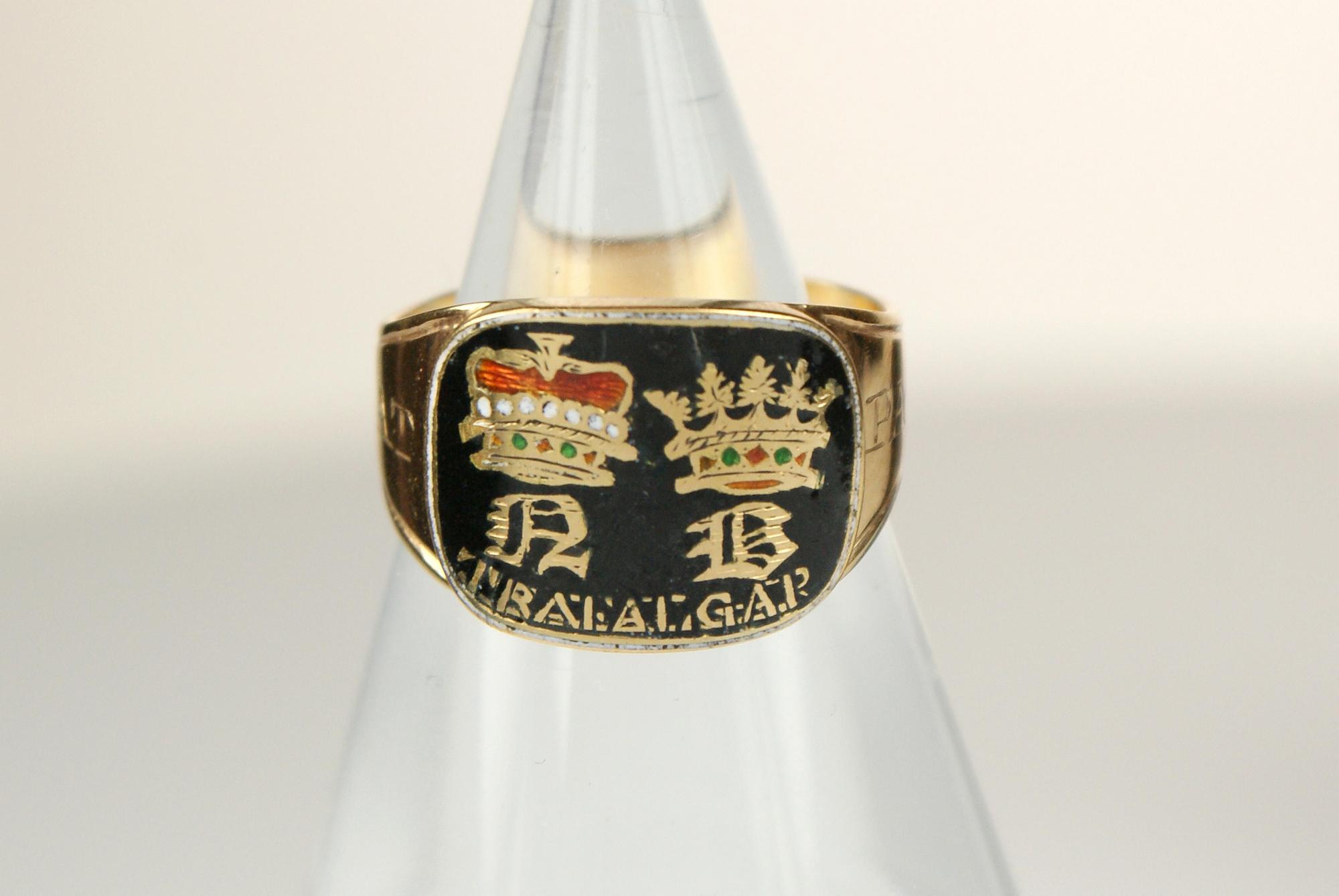 As was customary Rings were produced for Vice -Admirals Family and friends to wear The bezel of - Image 3 of 11