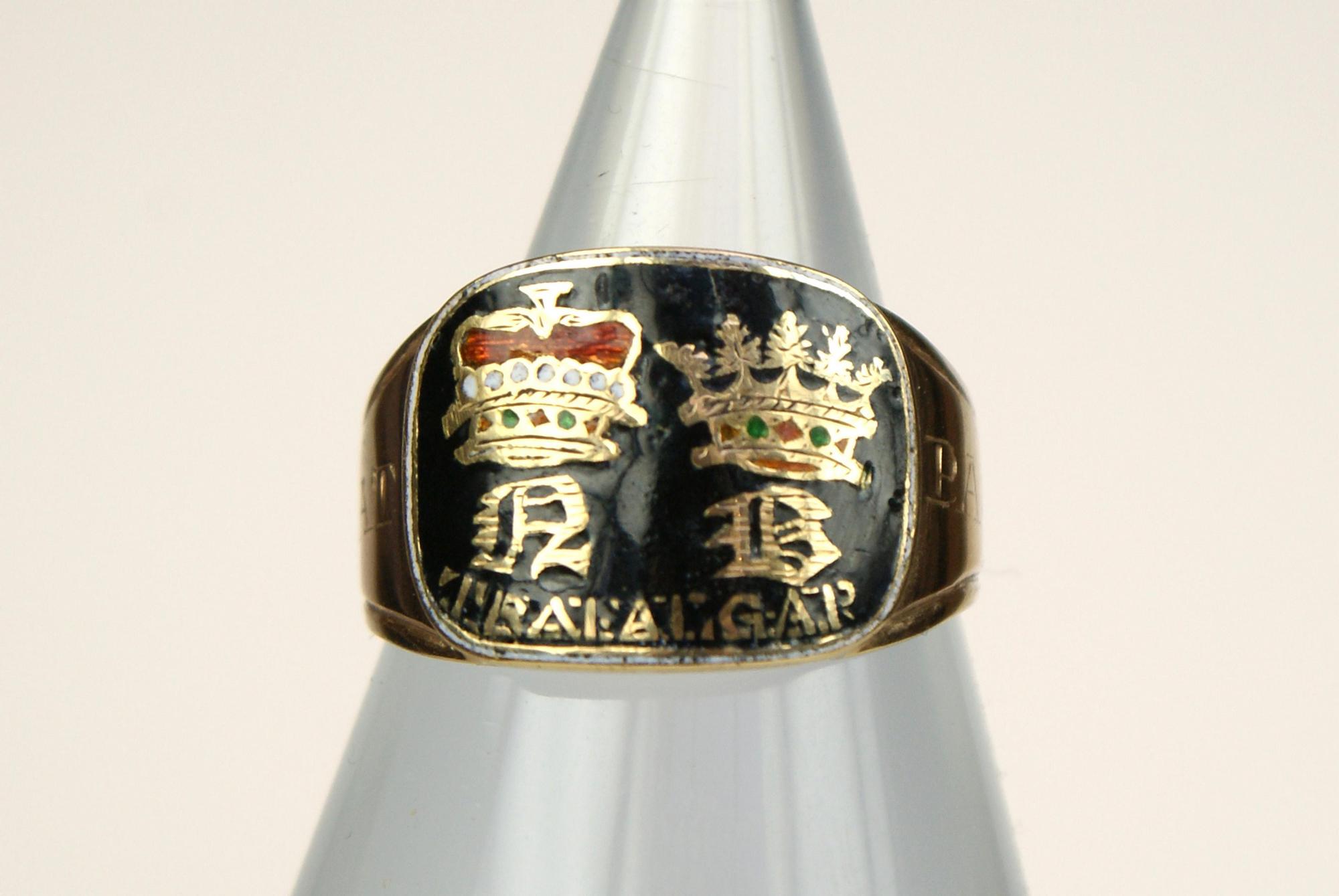 As was customary Rings were produced for Vice -Admirals Family and friends to wear The bezel of - Image 5 of 11