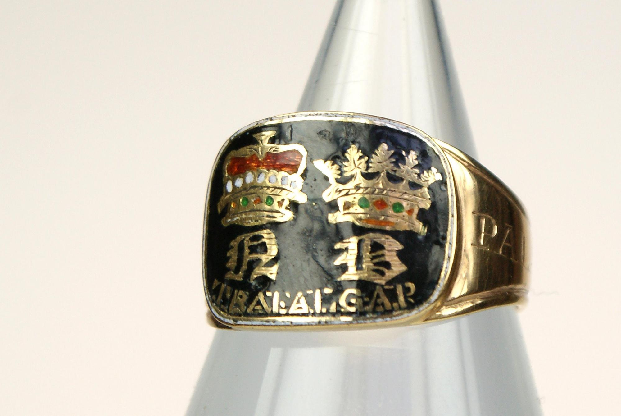 As was customary Rings were produced for Vice -Admirals Family and friends to wear The bezel of - Image 4 of 11