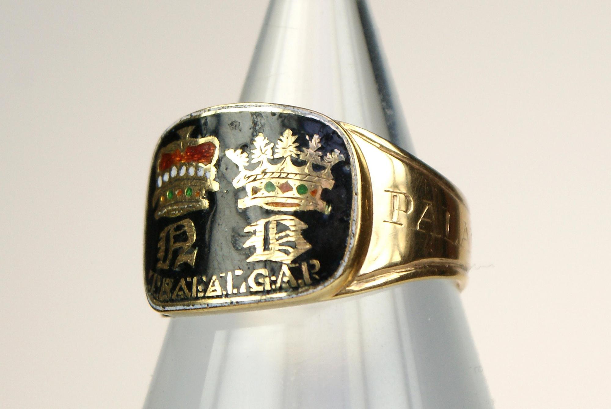 As was customary Rings were produced for Vice -Admirals Family and friends to wear The bezel of - Image 6 of 11