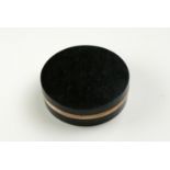 French Serpentine & Gold  Mounted Circular box & cover in Tooled Leather case.
Dimensions: 
Width: 7