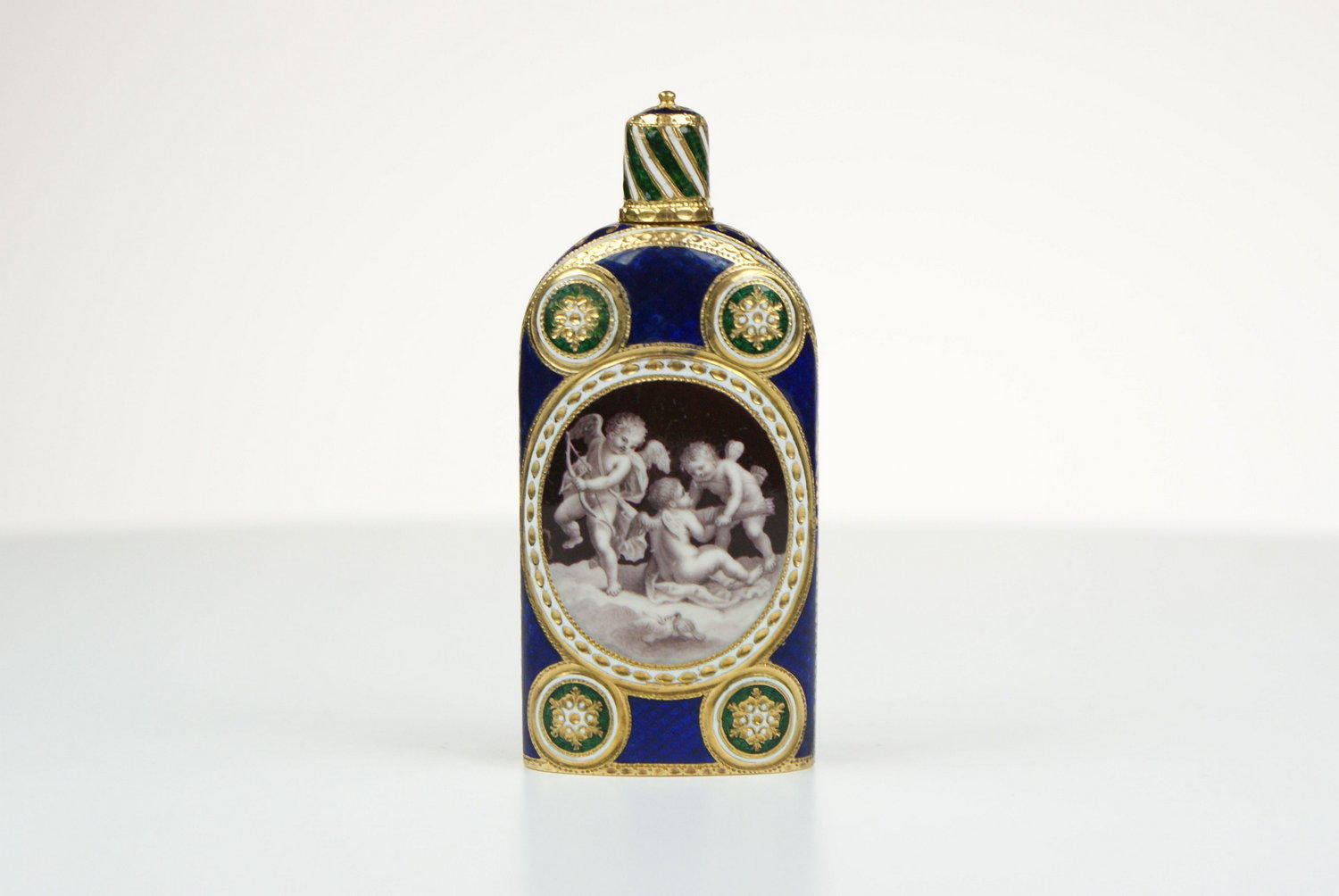 Extremely fine and rare enamel  Scent flask The body in blue enamel with white and green circular