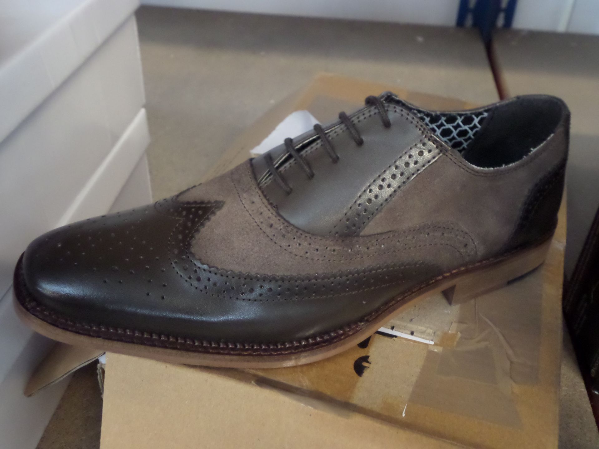 REDFOOT OXFORD BROGUE SHOE UK 10 - BROWN NEW