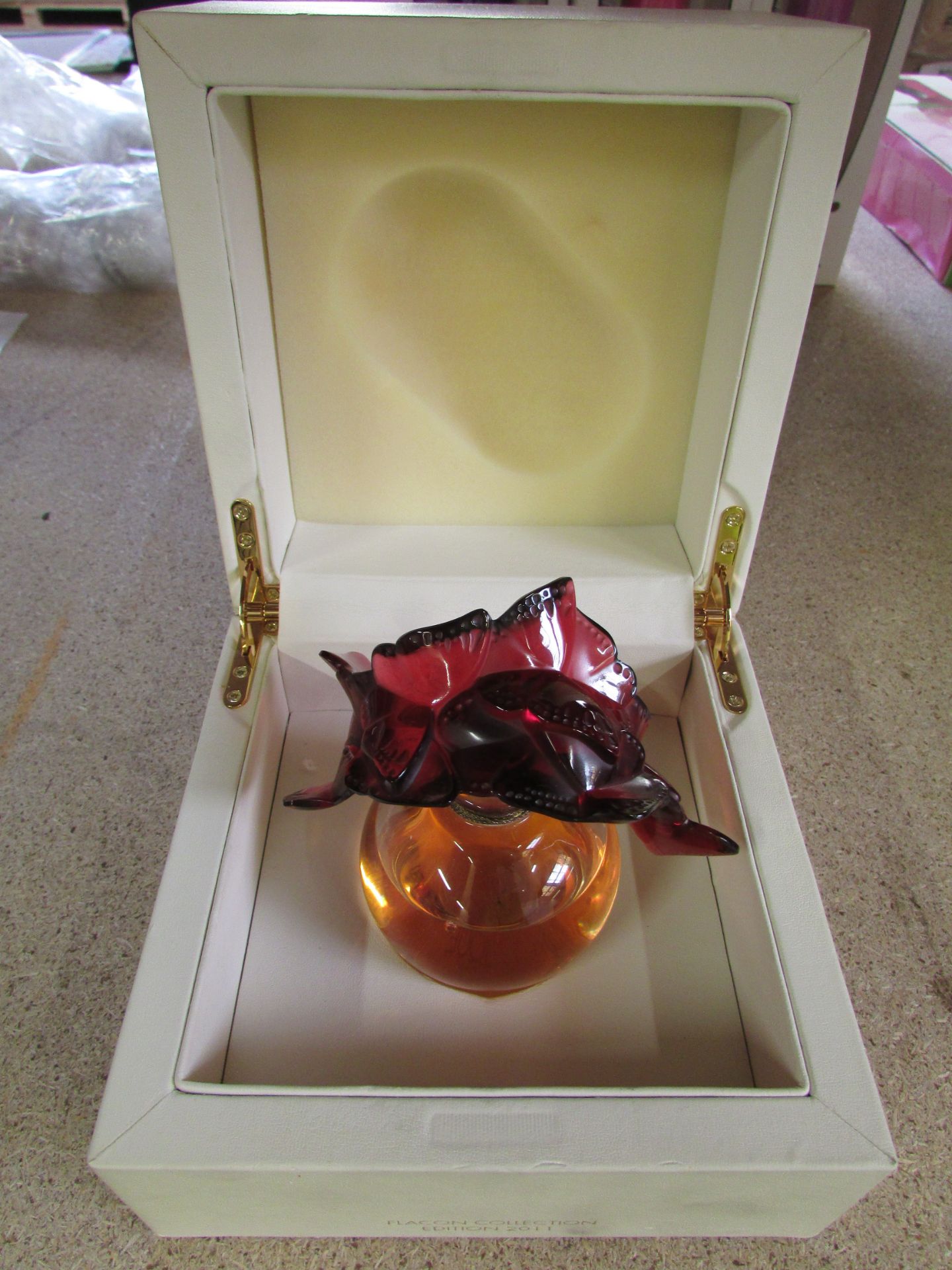 Lalique flagon collection perfume bottle