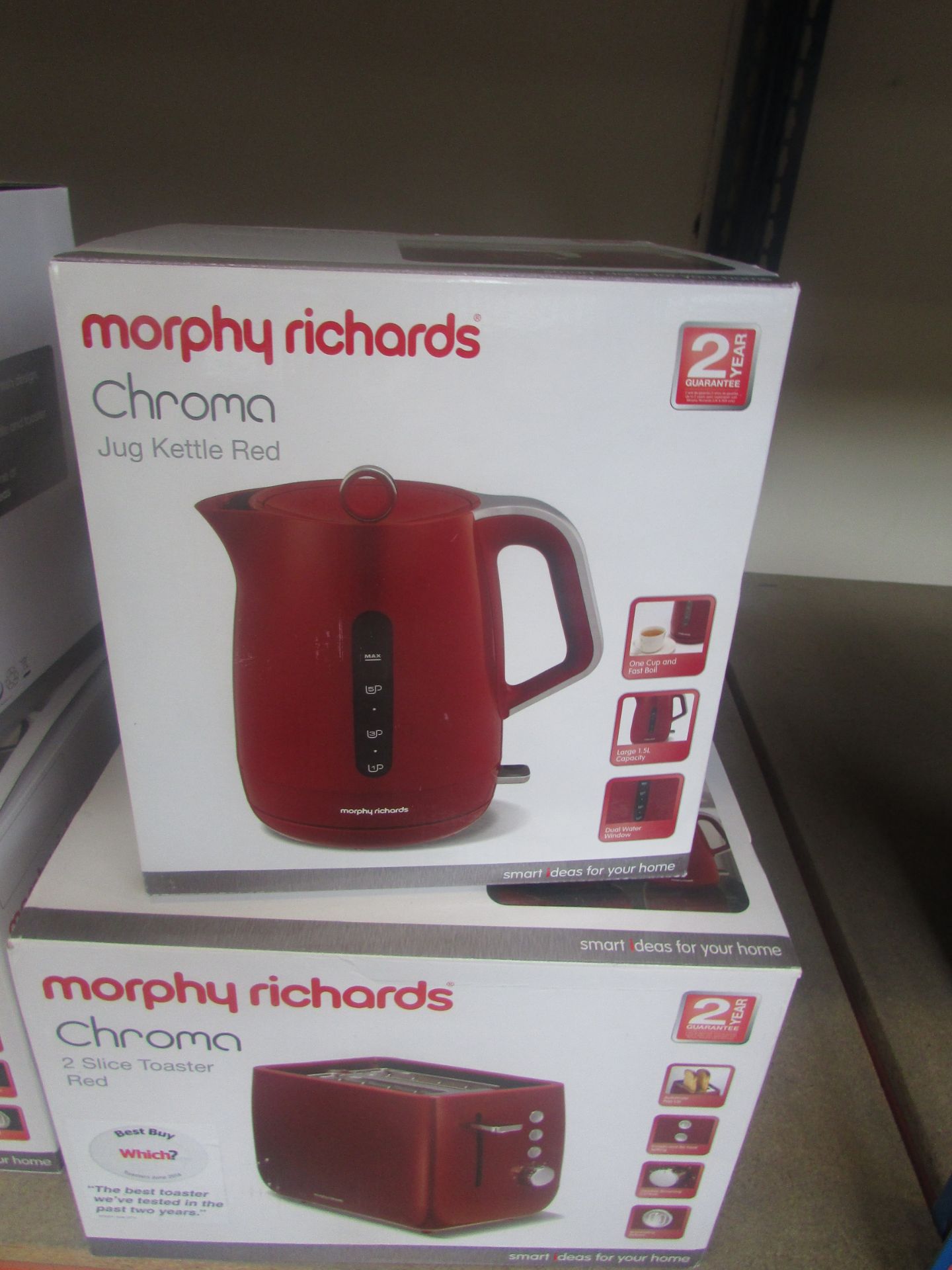 MORPHY RICHARDS CHROMA 2 SLICE TOASTER AND JUG KETTLE SET IN RED (65)