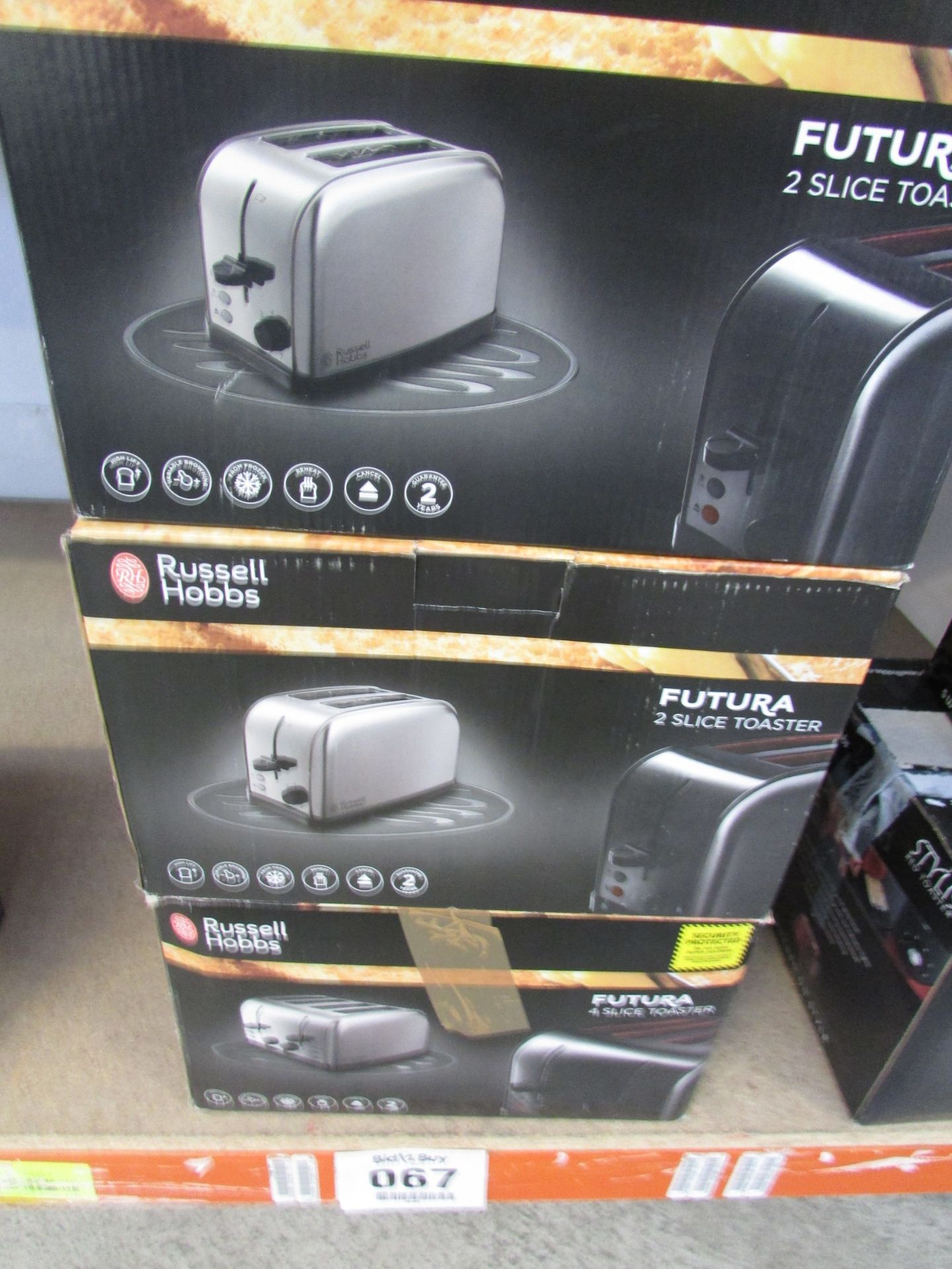 3X RUSSELL HOBBS FUTURA TOASTERS (2X 2SLICE TOASTERS AND 1X 4 SLICE TOASTER)