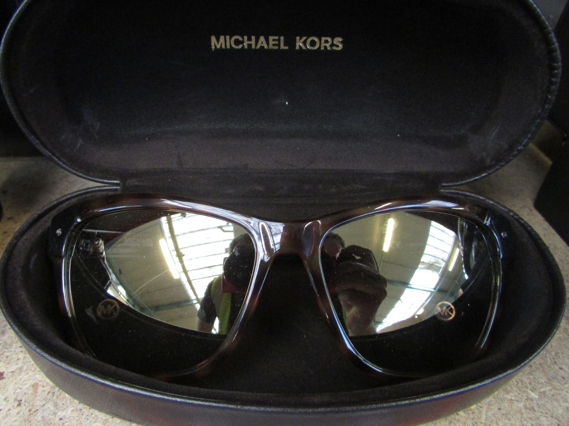 MICHAEL KORS SUNGLASSES WITH TRAVEL CASE