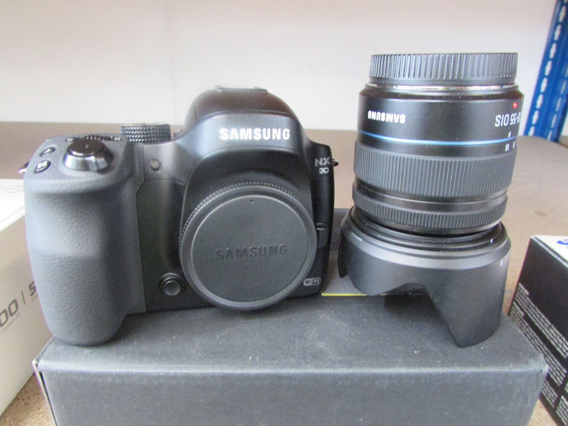 SAMSUNG NX30 SUPER AMOLED FULL HD CAMERA