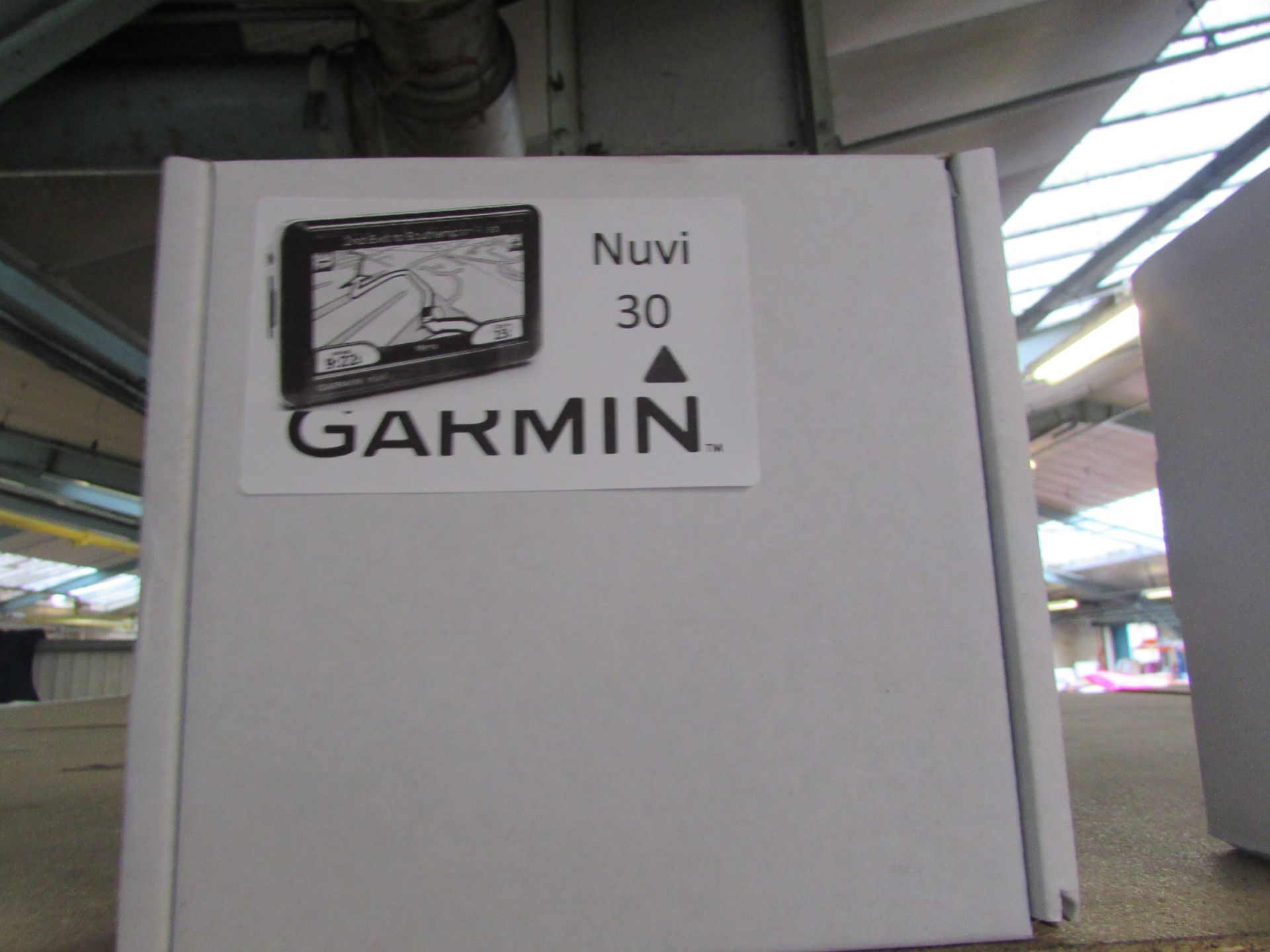 GARMIN NUVI 30 SAT NAV