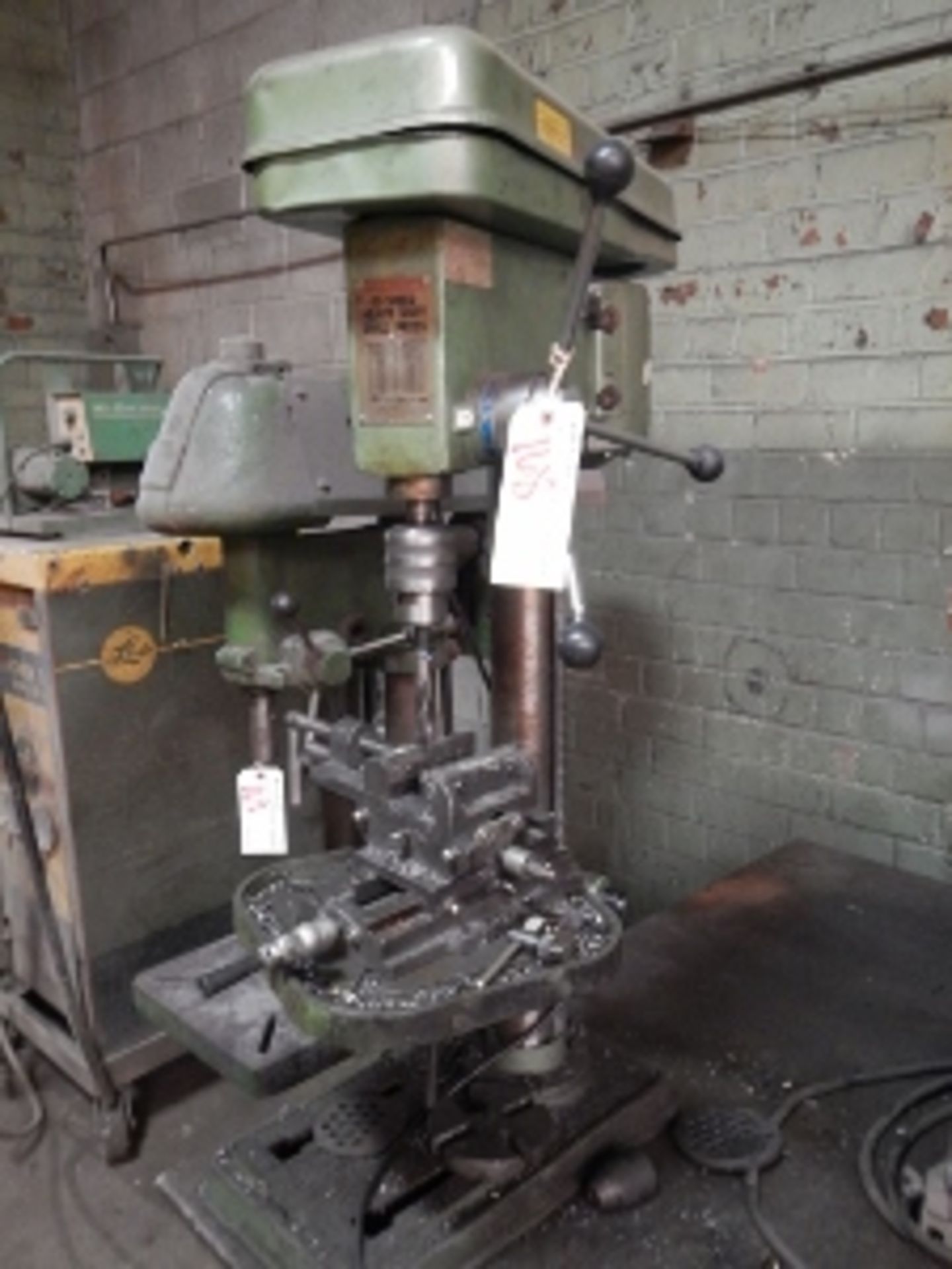 CENTRAL MACHINERY DRILL PRESS WITH VICE
