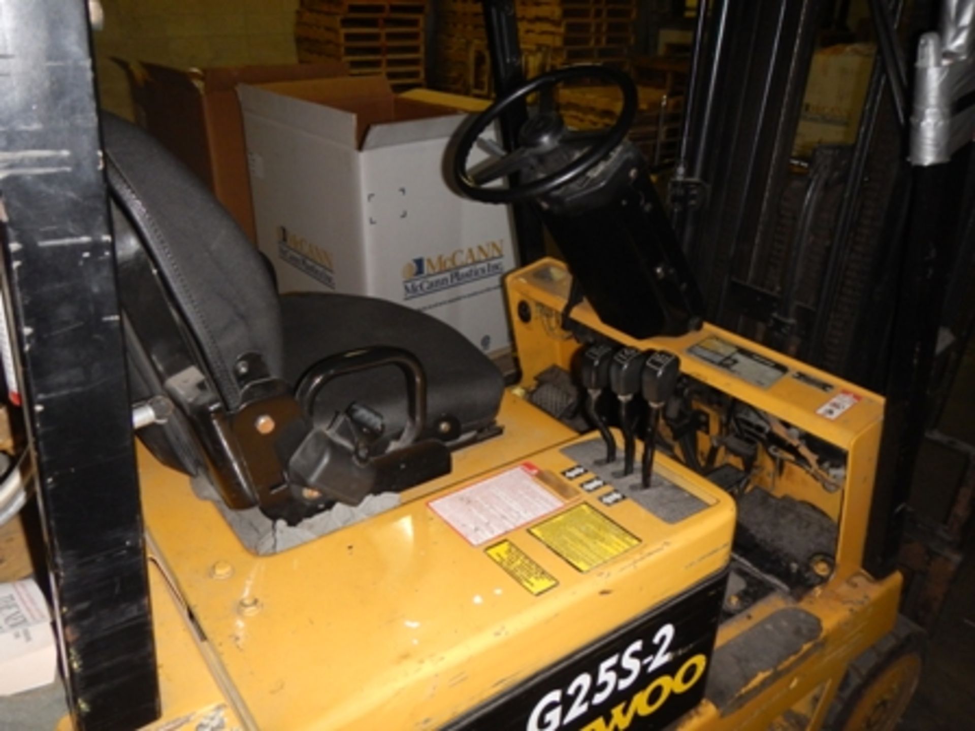 Daewoo G25S-2 5000# LP fork truck, 3 stage, 5735 hours, s/n 06-06296 Â THIS UNIT HAS TO STAY - Image 4 of 4