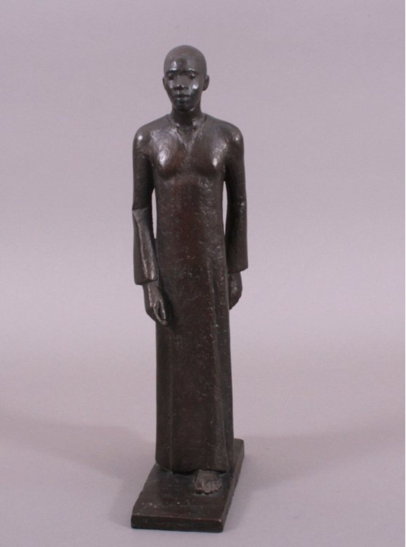Großbach, Peter (1934 Freudenstadt - 1988 Köln)Bronze-Skulptur, braun gefasst, "Gehender