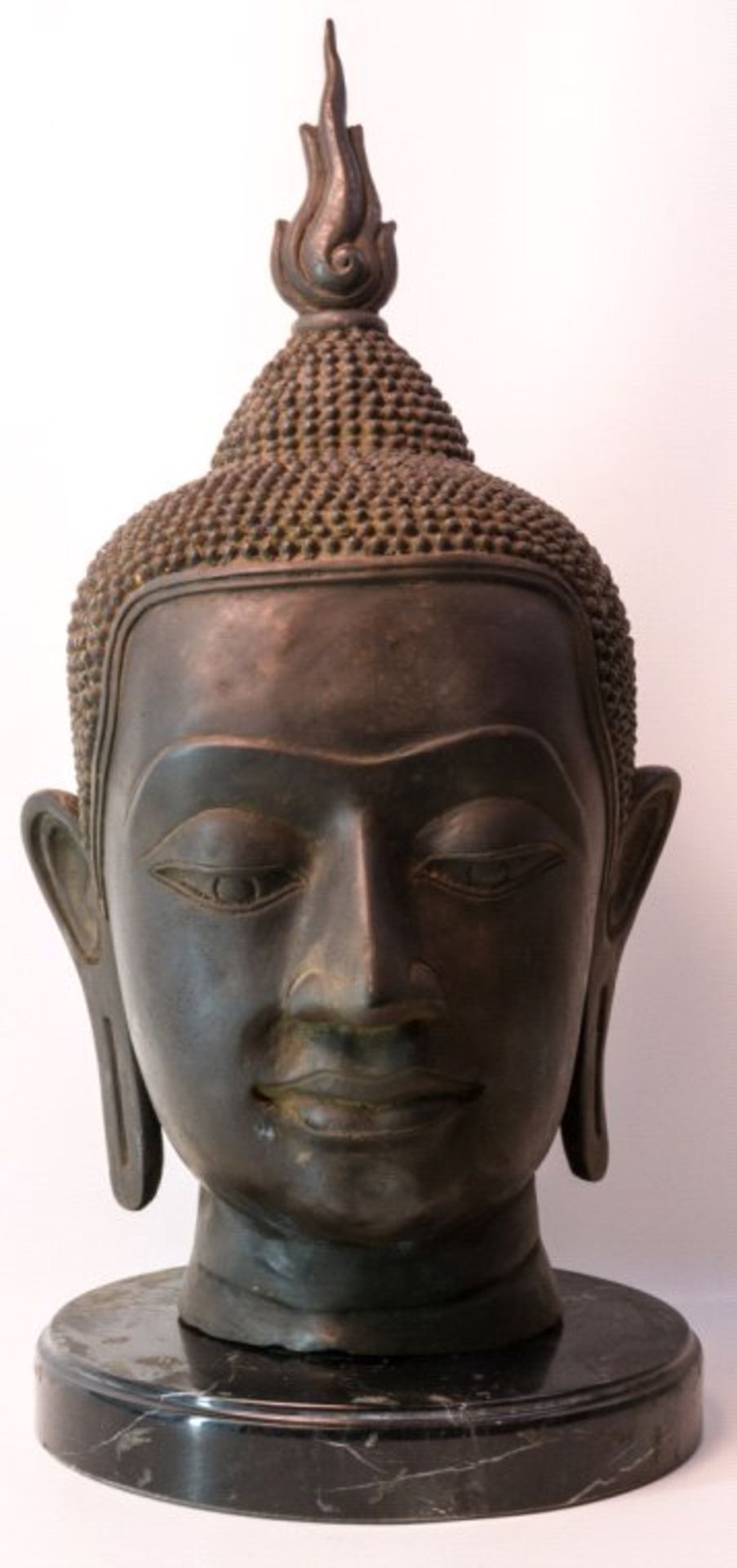 Großer Buddha Bronze-KopfThailand wohl 18./19. Jh., verlorene Form, sehr schönes,beruhigendes